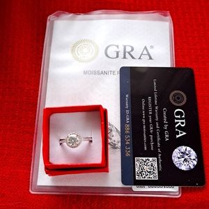 NEW GRA-Certified Moissanite ring